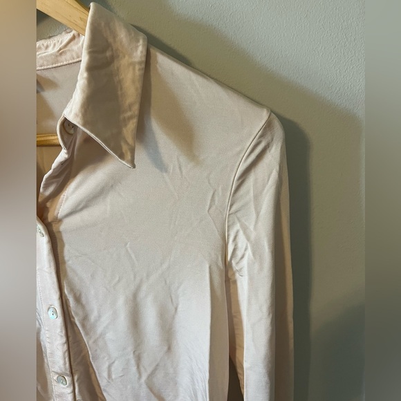 & Other Stories Cream Button Down Blouse Mother of Pearl Buttons Size 0/XS - Picture 4 of 9